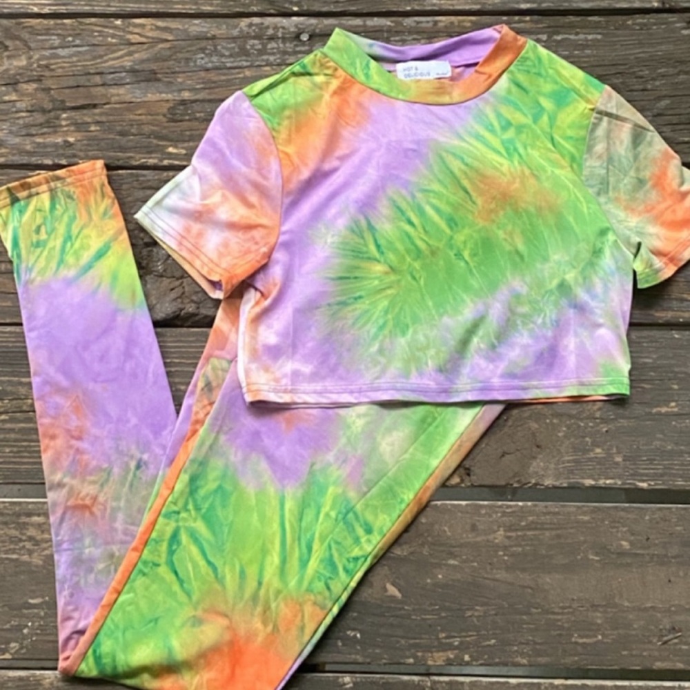 New Hot & Delicious Tie Dye Two Piece Crop Top Pant Set Sz M - Picture 3 of 4